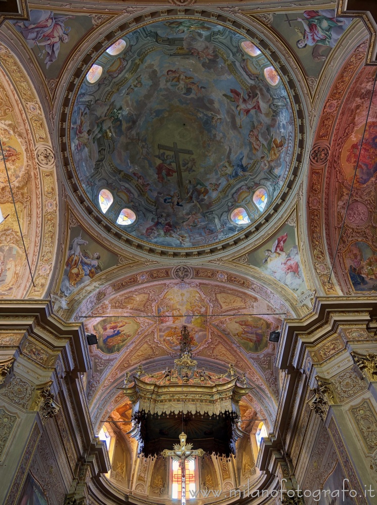 Carpignano Sesia (Novara) - Soffitto del presbiterio e della cupola della Chiesa di Santa Maria Assunta